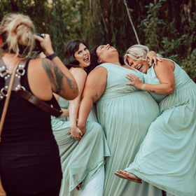 Wedding Photographer Photography Kelowna Vernon Okanagan Traveling Destination Awarded Recommended Best