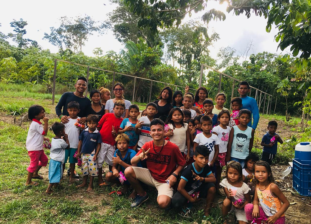 Crianças riberinhas do Amazonas