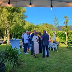 Location de tente de réception pour un anniversaire à Tréméreuc par Impulsion Évènements