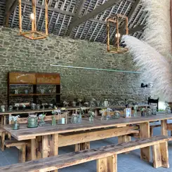 Création de la décoration d'un mariage au manoir de la Verrerie par Impulsion Évènements 