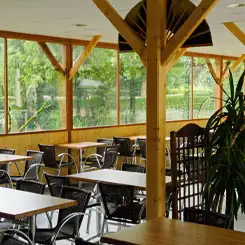 Salle de réception pour le séminaire au zoo de la Bourbansais par Impulsion Évènements