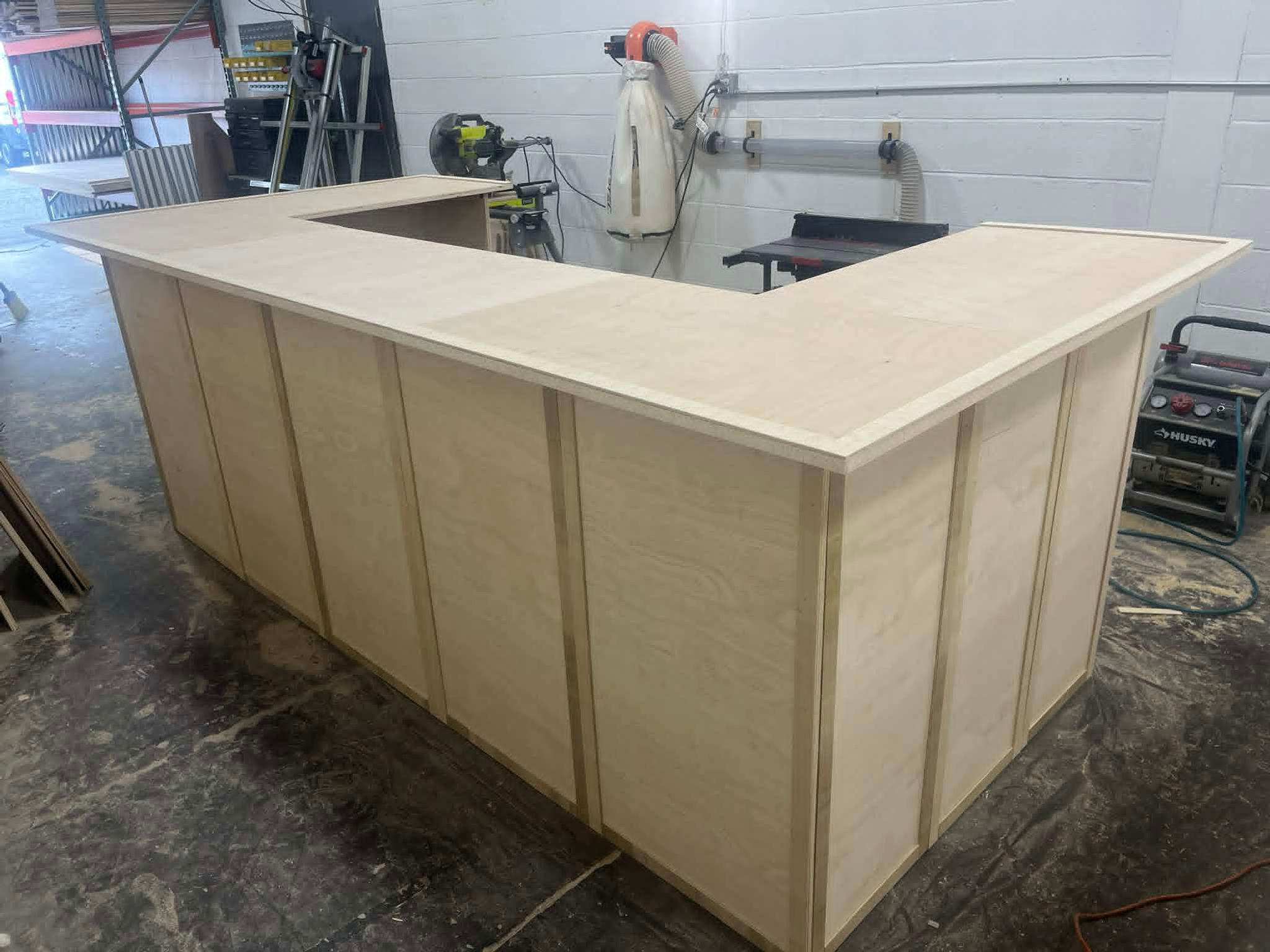 10 foot 'U' shaped home bar kit with 9 shelves and appliance