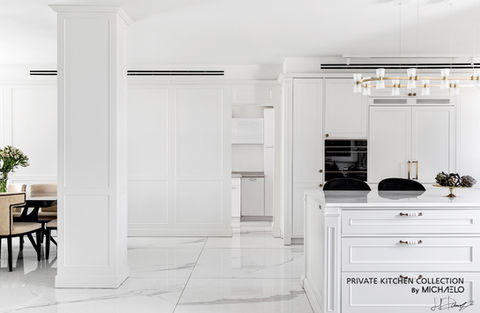 The Bronze & White Elegance