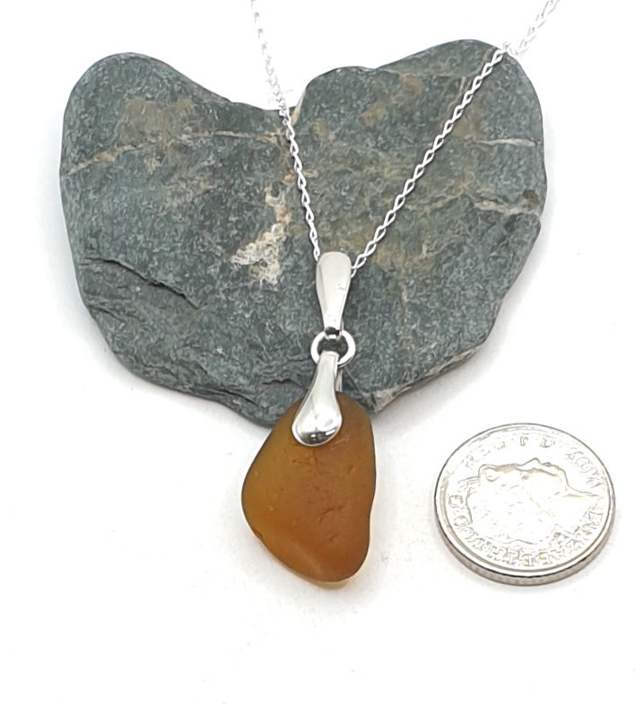 Thumbnail: Caramel pendant and earrings