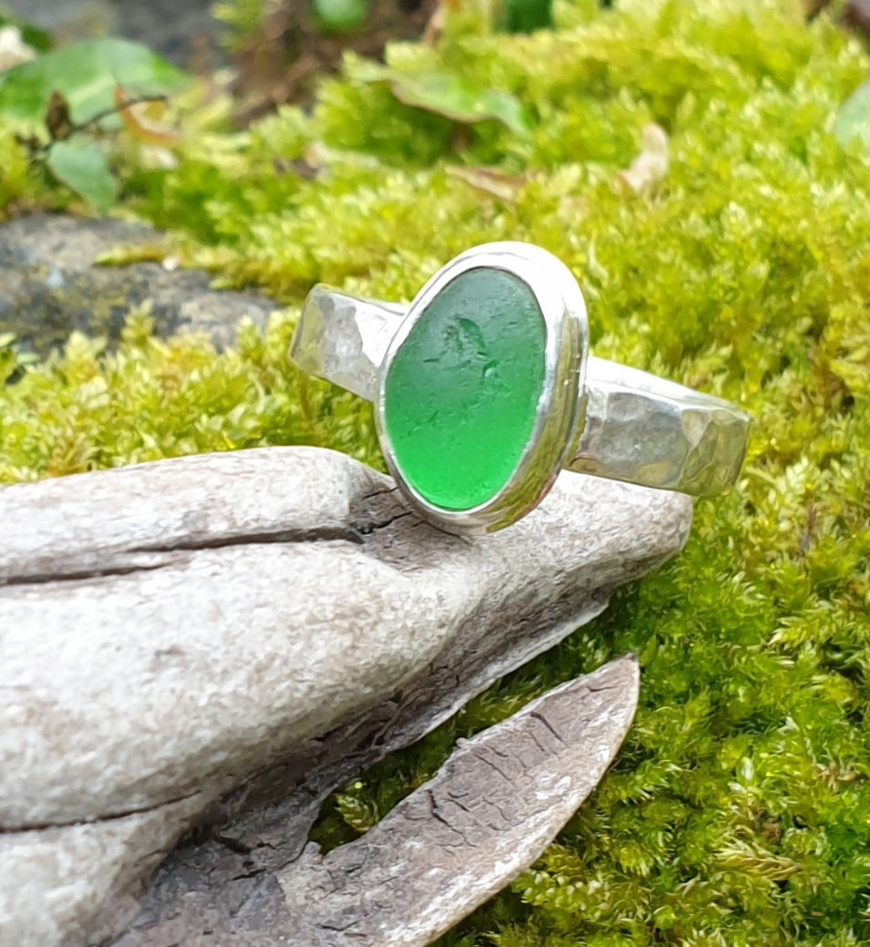 Thumbnail: Bright green seaglass ring (size P)