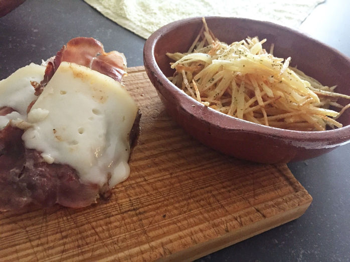 Bife na tábua c/ batata palha