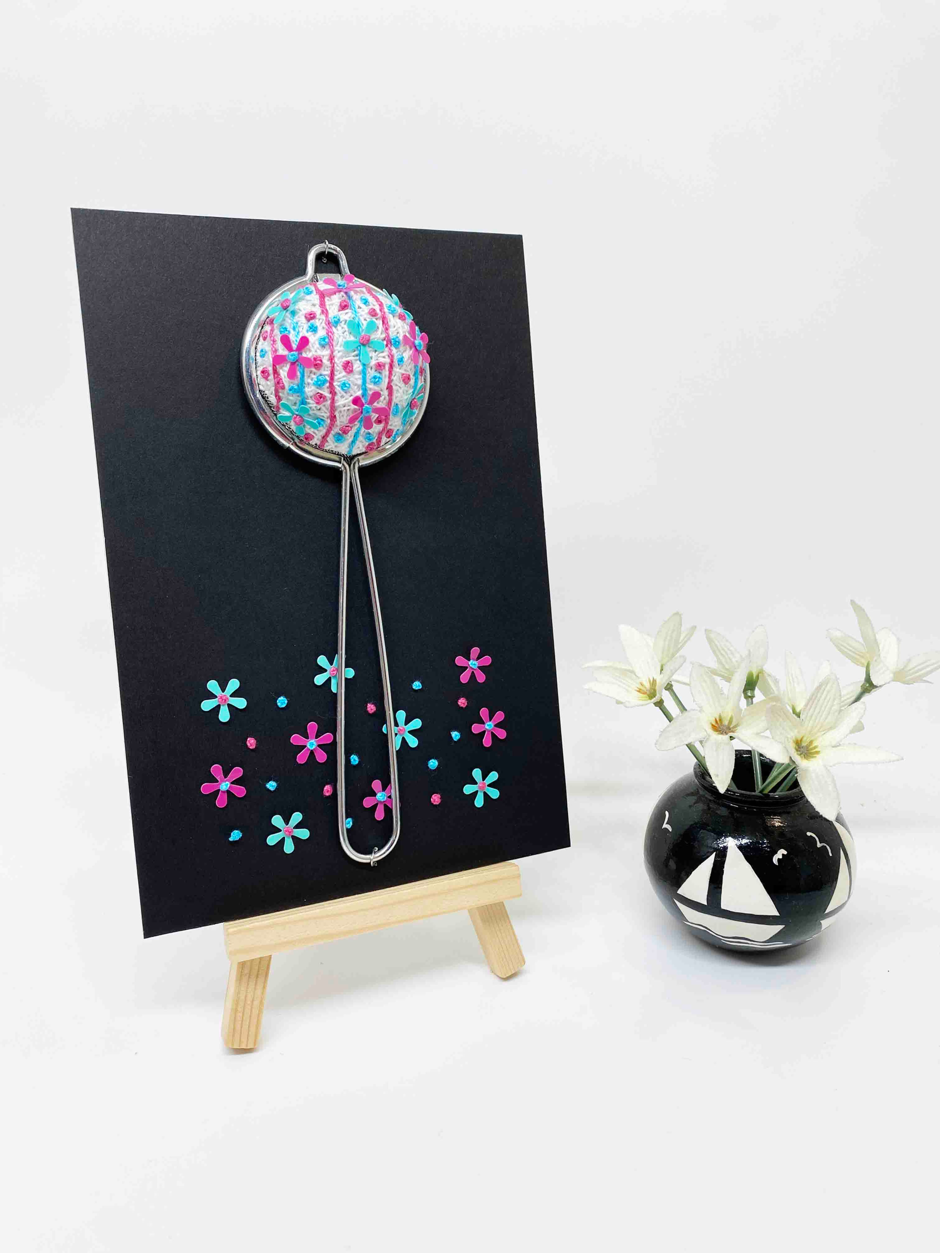 Hand embroidered Mini Strainer With Mountboard & Easel - Summer's Day