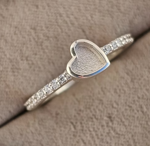 Thumbnail: Lara silver memorial ring