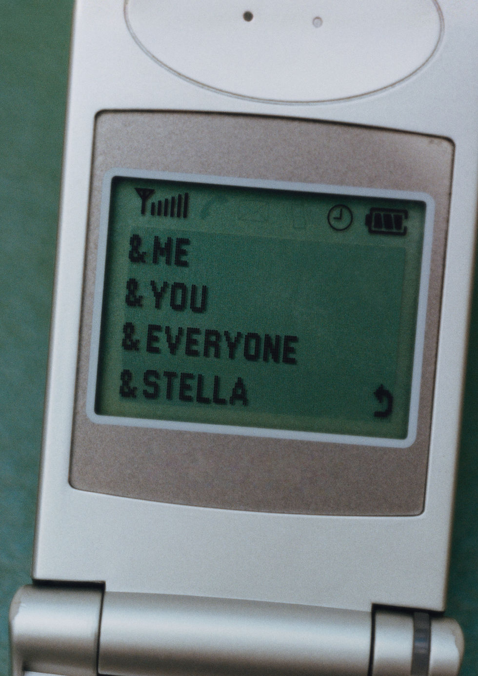 To celebrate the return of Stella McCartney x H&M, LÉOPARD curates its favorite looks from the collection — an edit that captures the essence of McCartney’s 25-year legacy, where modern tailoring meets a quietly rebellious attitude.