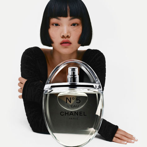 CHANEL L'EAU: A SINGULAR NEW DROP FOR N°5