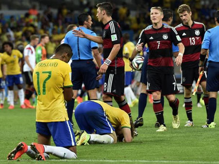 HUMILHAÇÕES ...... DE SOBEJO