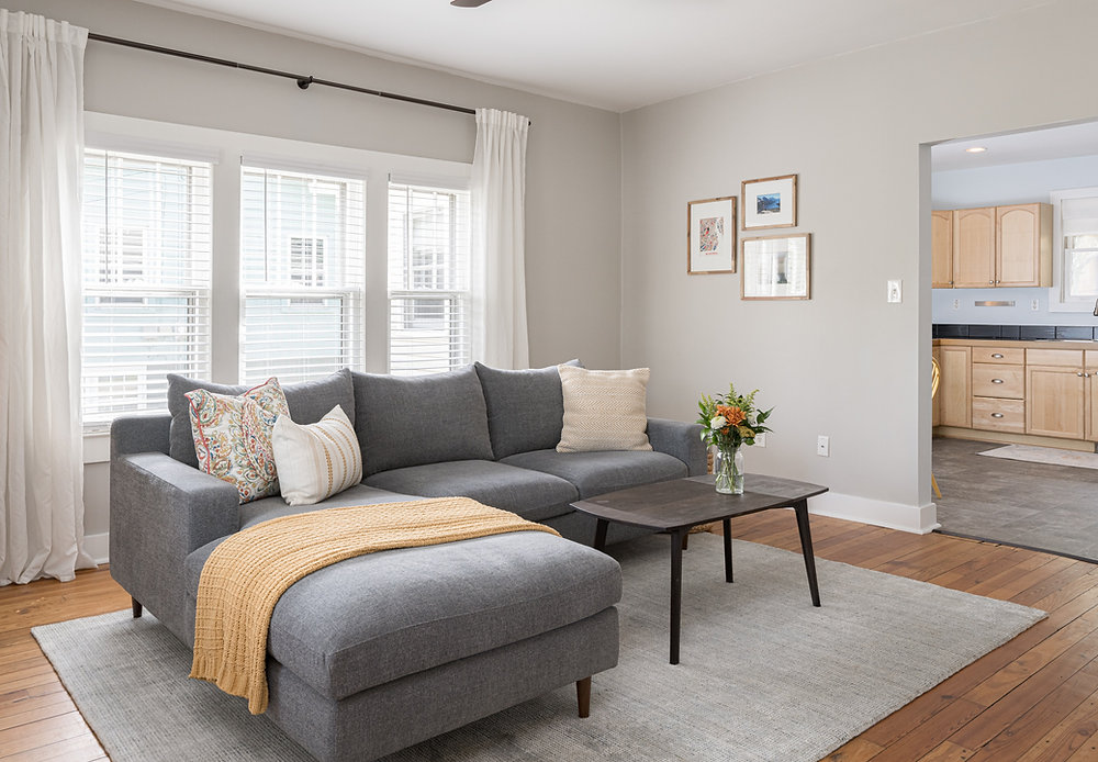 5 Tips to Stage your Living Room to Sell