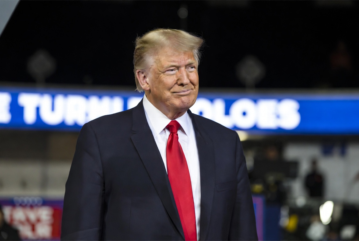 Trump anuncia suspensión indefinida de decisiones de asilo en la frontera con México