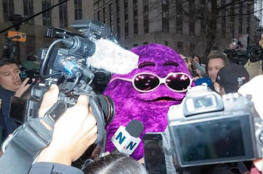 GRIMACE PAPARAZZI (1).jpg