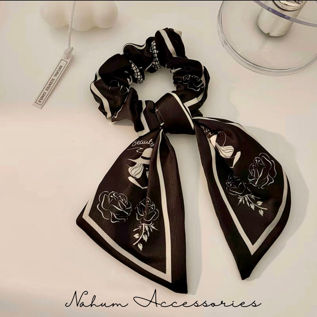 Black Laura Scrunchie