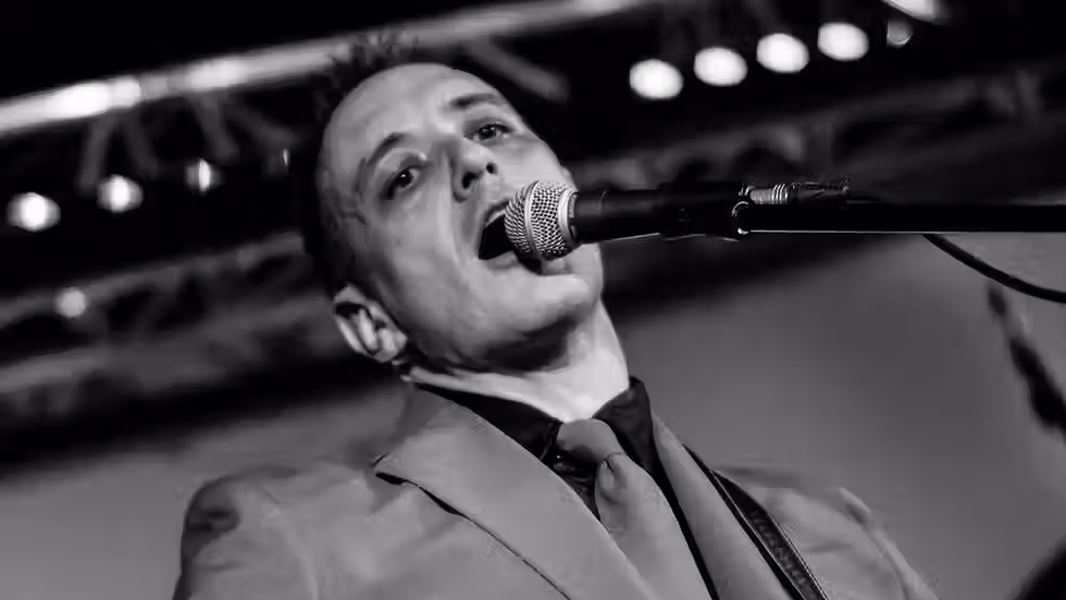 Sunday Live Lounge - Jon Clare