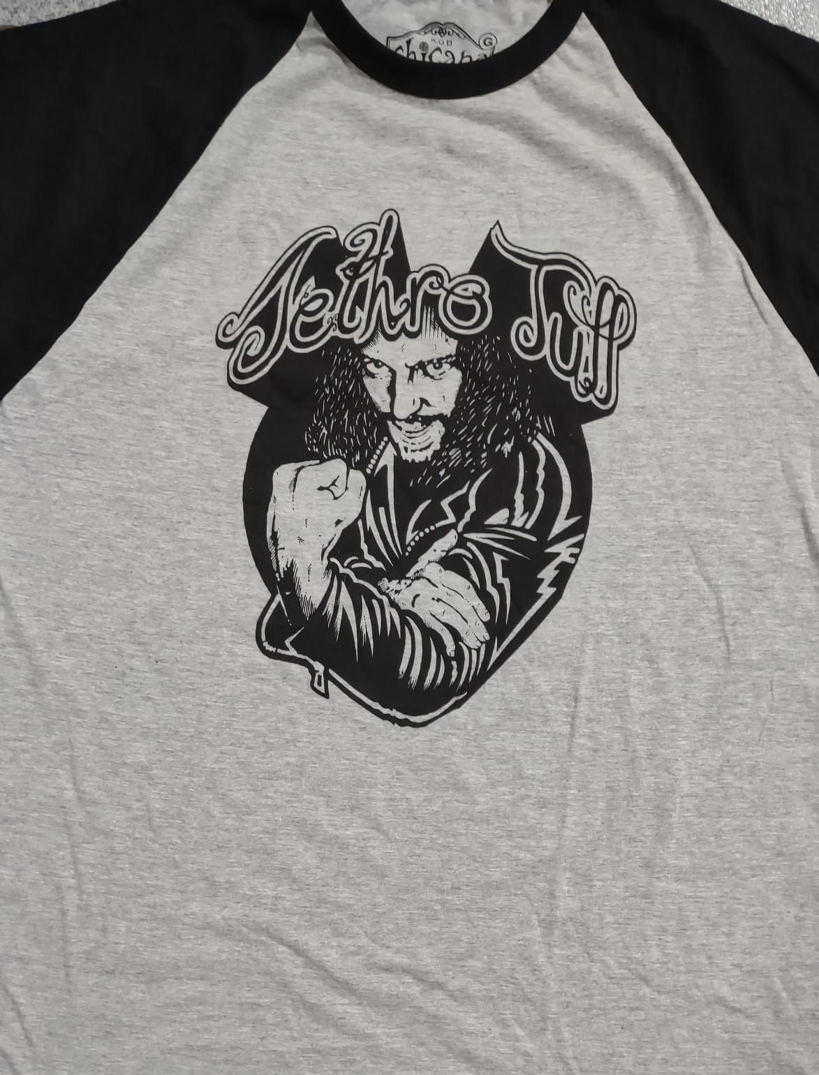 Camiseta Jethro Tull Too Old Raglan Cinza Chicaha CHJT1