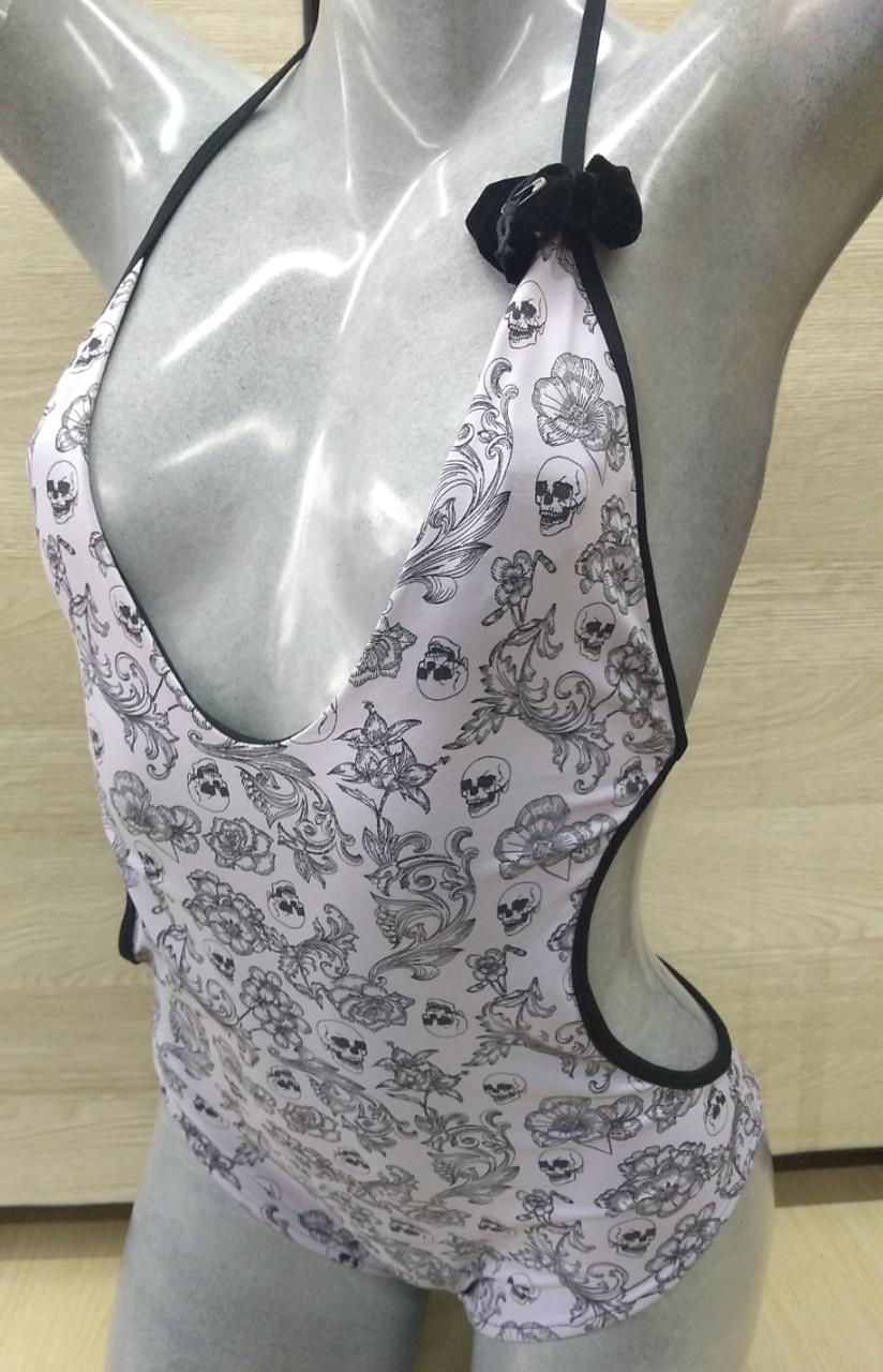 Maiô Caveiras Flores Roxo MA002