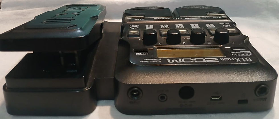 Miniatura: Pedaleira Usada Zoom G1XFOUR Multi-Efeitos e Expressão MB