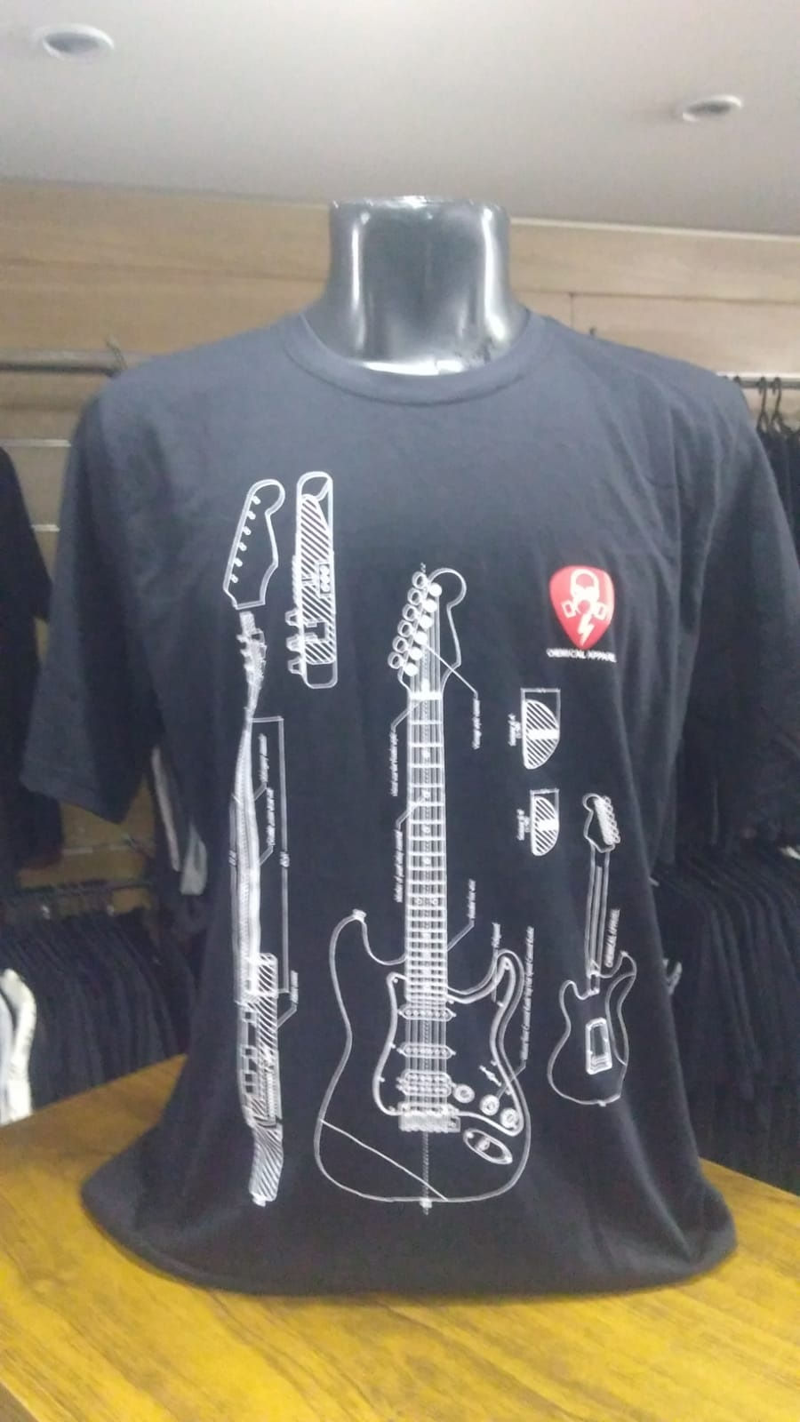 Camiseta Guitarra Estrutura Plus Size Preto Chemical C1273