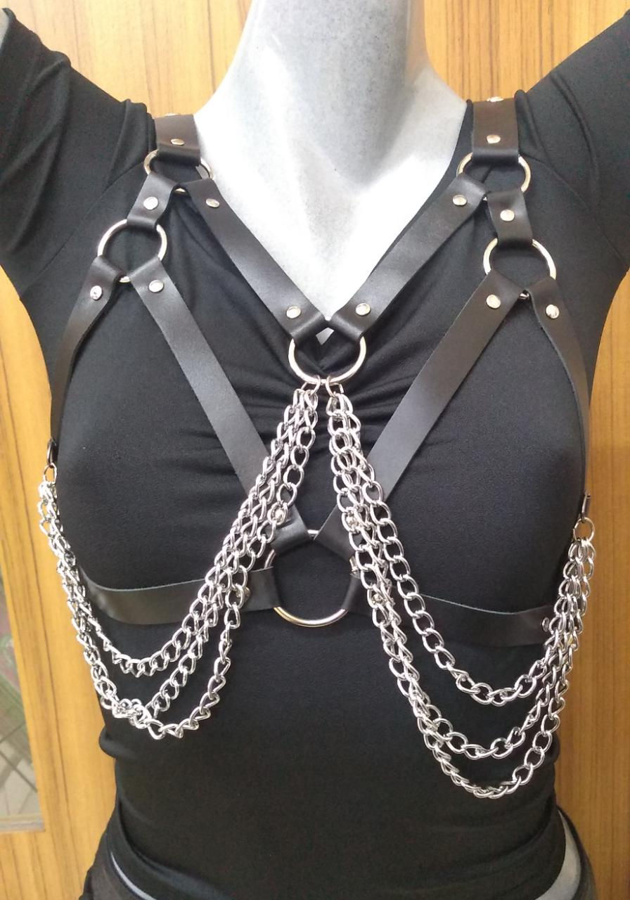 Harness Couro com Corrente Busto Peitoral Ajustável CAL10