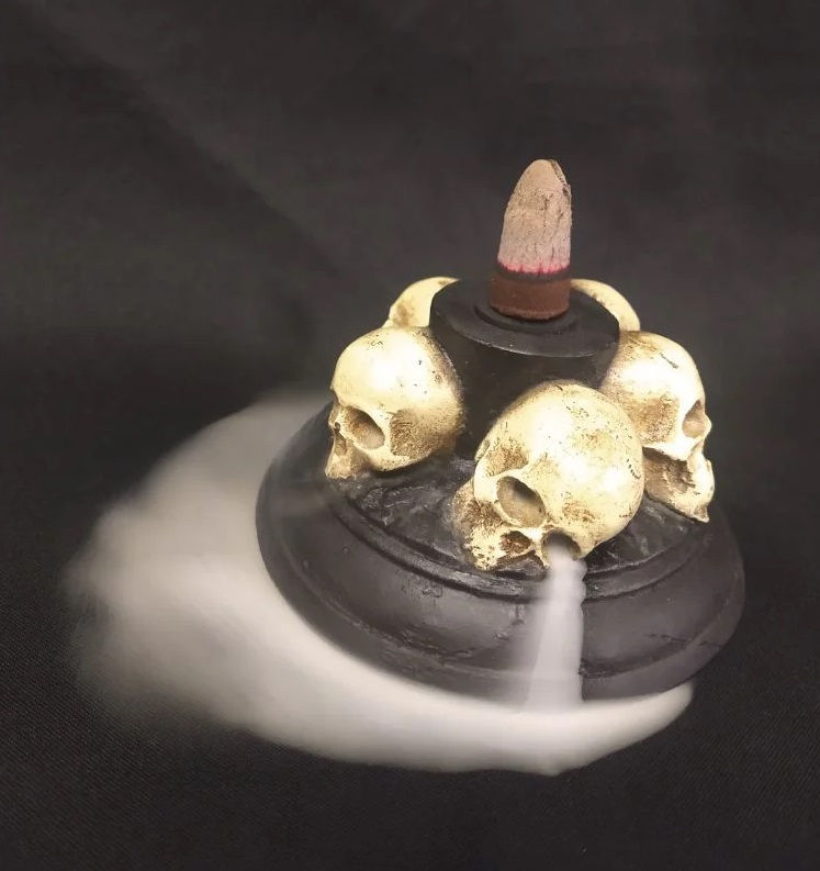 Escultura Incensário cascata Crânio Caveira Resina B20