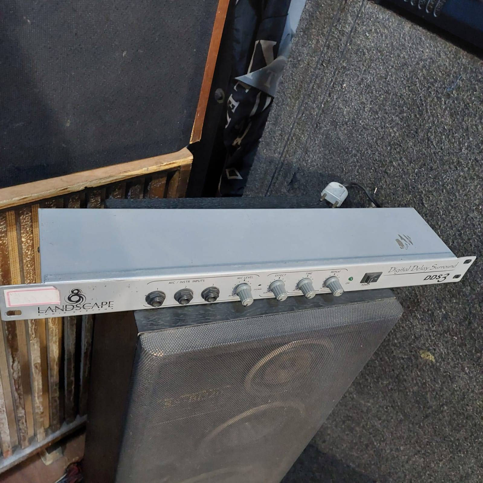 Hack Periférico Landcape DDS3 Digital Delay Surround Usado
