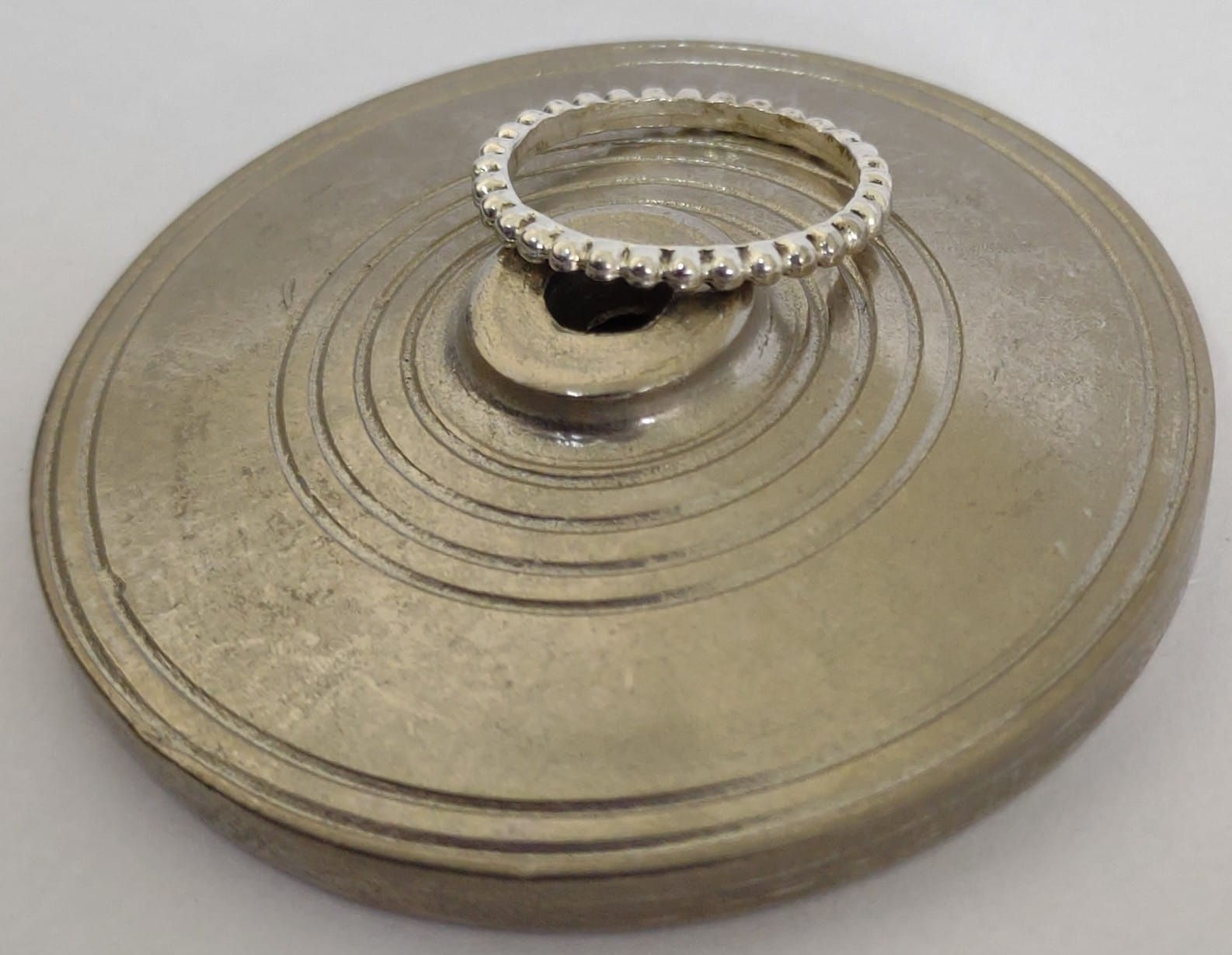 Anel Bolinhas Prateado AN50