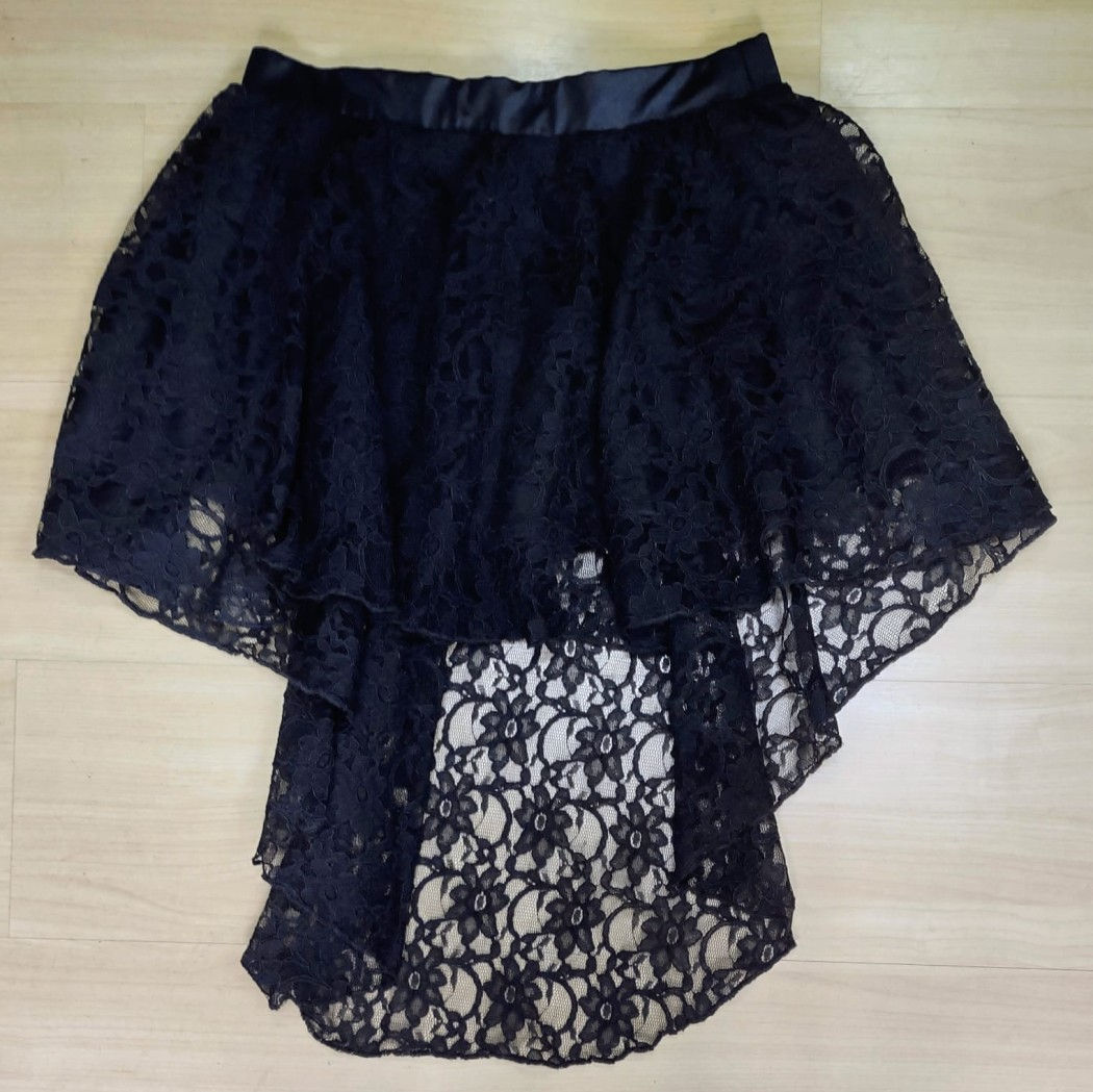 Saia Evase De Renda Com Cauda Preta SRD012