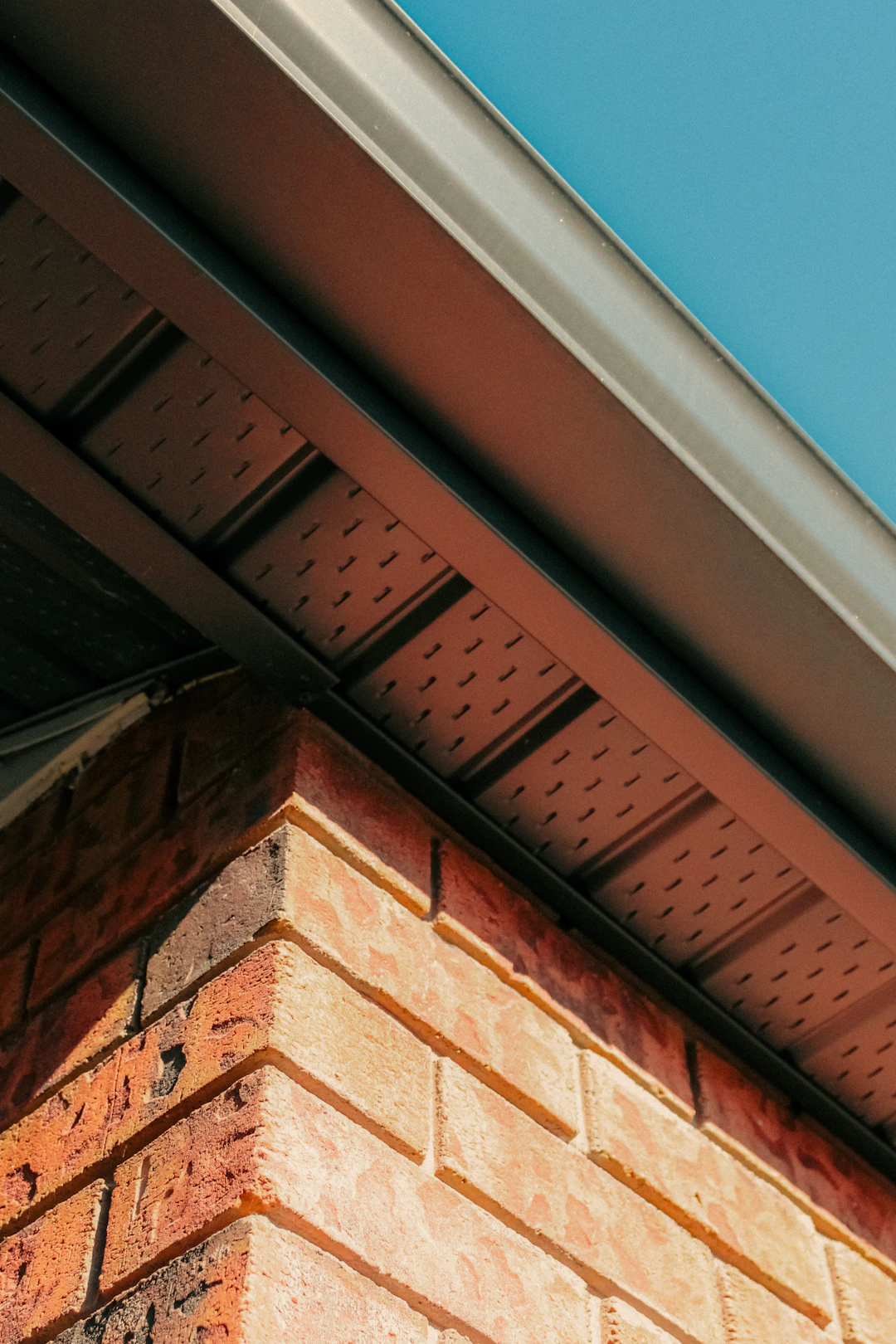 Common Signs Your Fascia Needs Replacement