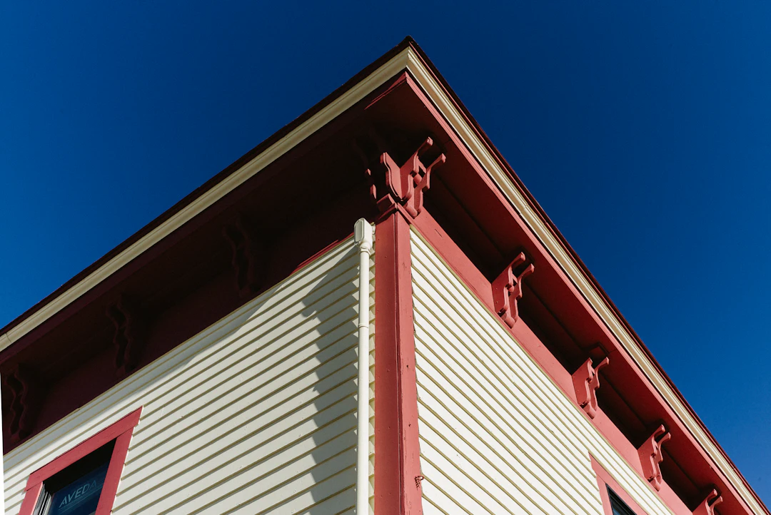Choosing the Right Fascia for Your Tampa Home: A Comprehensive Guide