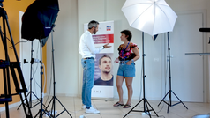 E chi pensa che il mondo dei ricambi auto sia un modo talmente difficile che è per soli uomini si sbaglia. Miriam Bruno gestisce da vent'anni una sua attività ad Amantea, la Ricambi Bruno, e se guarda al futuro lo fa con ottimismo. La sua ricetta è semplice: devi aiutare i tuoi clienti, le officine, a sopravvivere, dice, se vuoi sopravvivere tu!