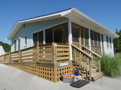 Easy access foot rinse