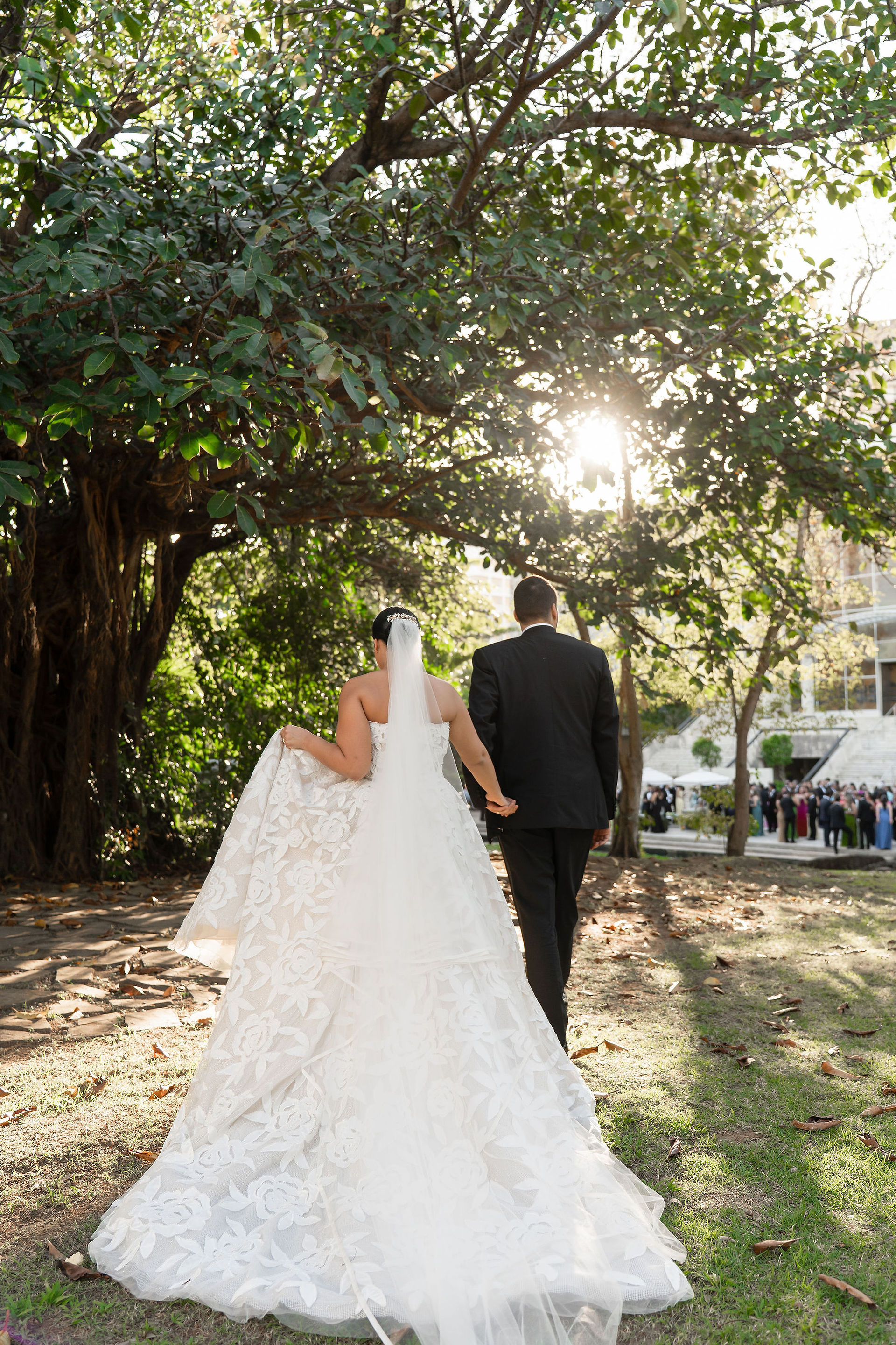 Bride and Groom walking away  at El Museo de Arte de Puerto Rico