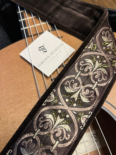 Chitarra Guadagnini costruita da Simone Franzini - Dettaglio tracolla