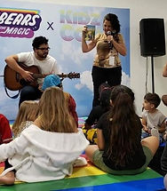 Kids Con LA kid lit author and illustrator Heather Wenonah Ellis