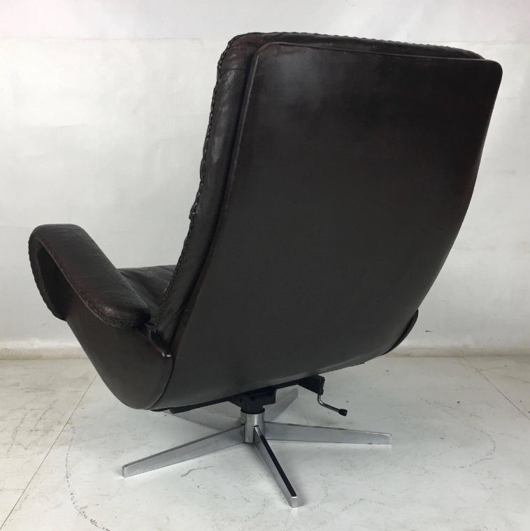 Thumbnail: De Sede "James Bond" S231 Lounge Chair with Ottoman