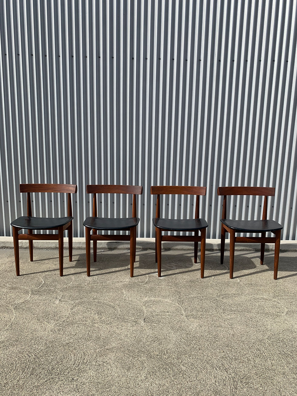 Thumbnail: Roundette Dining Set by Hans Olsen for Frem Rojle