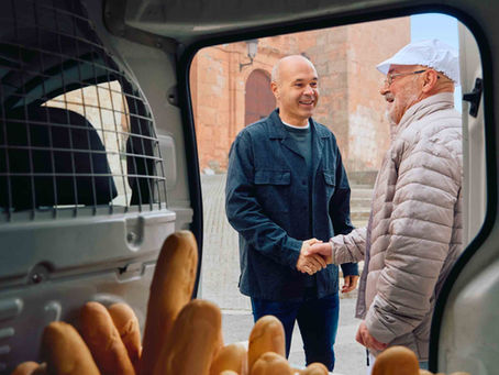 Airbnb and LALIGA Launch Partnership With Andrés Iniesta Rural Experience in Fuentealbilla.