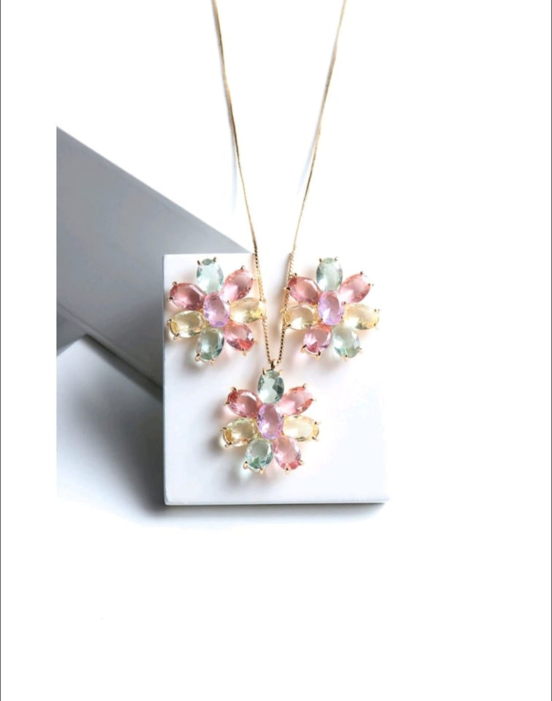 Conjunto flores de zircônia color