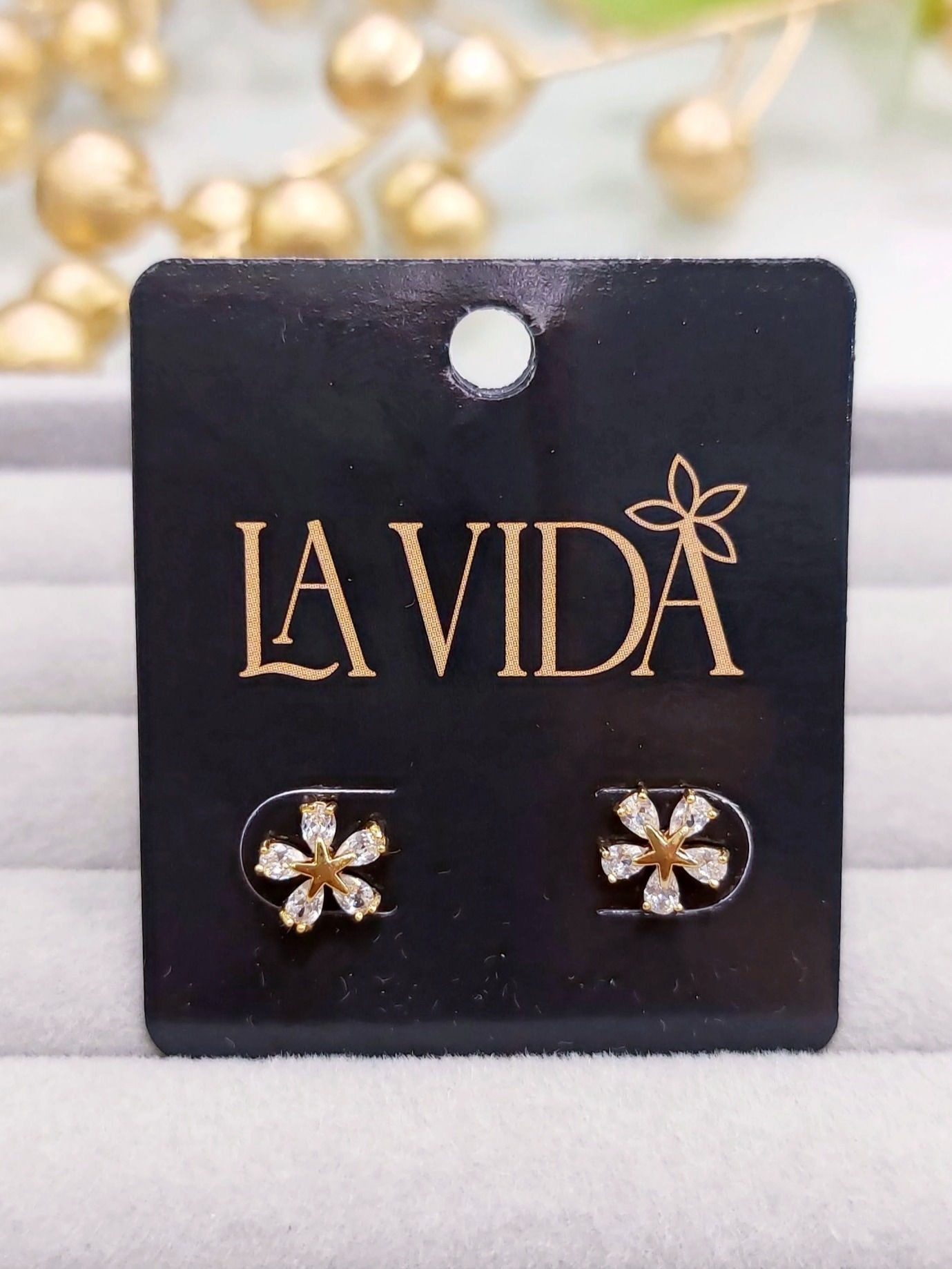 Brinco zircônia flor estrelinha