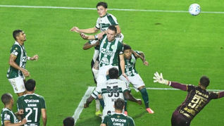 Coritiba vence a Chapecoense e se recupera no Brasileirão