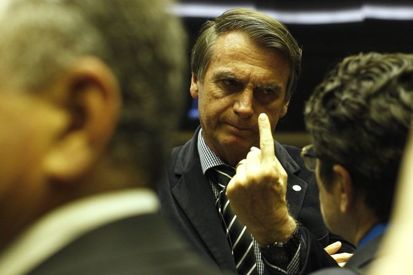 Técnicos do TSE apontam inconsistências nas contas de Bolsonaro