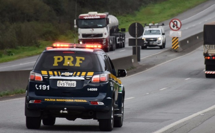 Dois acidentes com motos deixam três mortos