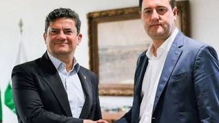 Ratinho Jr assina decreto que estabelece transição para Moro