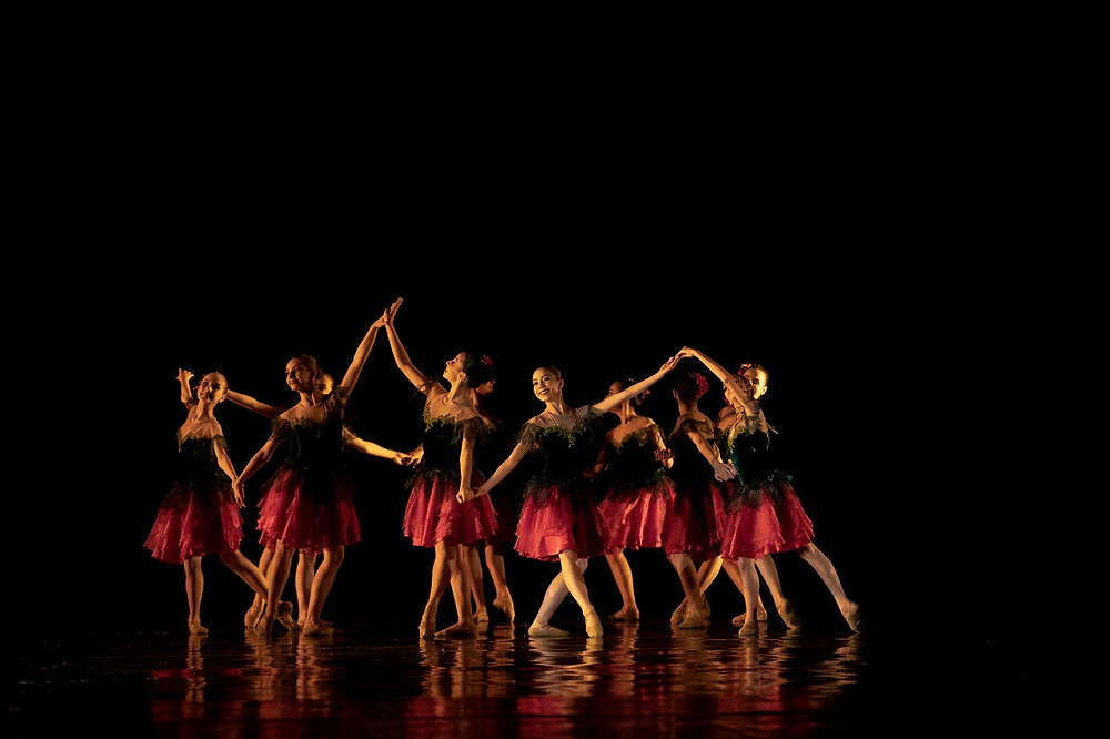 Escola de Dança Teatro Guaíra ganha prêmios em Itajaí