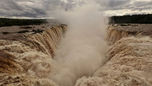 Vazão das Cataratas do Iguaçu bate recorde e atinge 10 milhões de litros por segundo