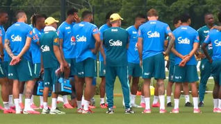 Ancelotti dá pista de time da estreia na Copa