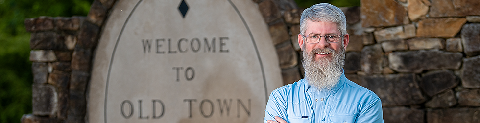Billy Rosener at Welcome to Old Town sign in Helena AL
