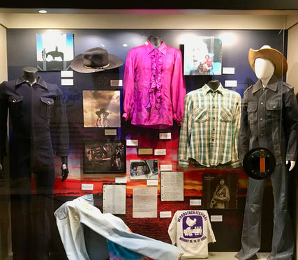 traveling installation of the Arlo Guthrie Exhibit